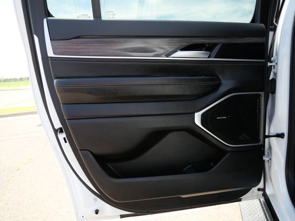 Used 2024 Jeep Wagoneer L Series II w/ Flexible Seating Group image 13