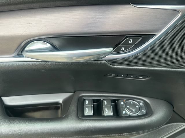 Used 2019 Cadillac XT5 Luxury w/ Advanced Security Package FWD image 11