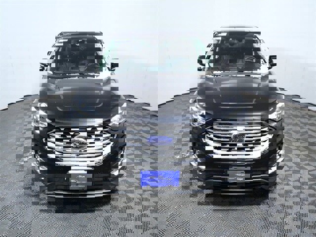 Certified 2024 Ford Edge Titanium w/ Equipment Group 301A image 3