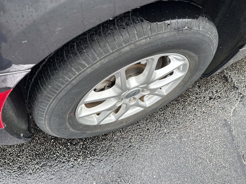 Used 2023 Chrysler Pacifica Touring-L FWD image 8