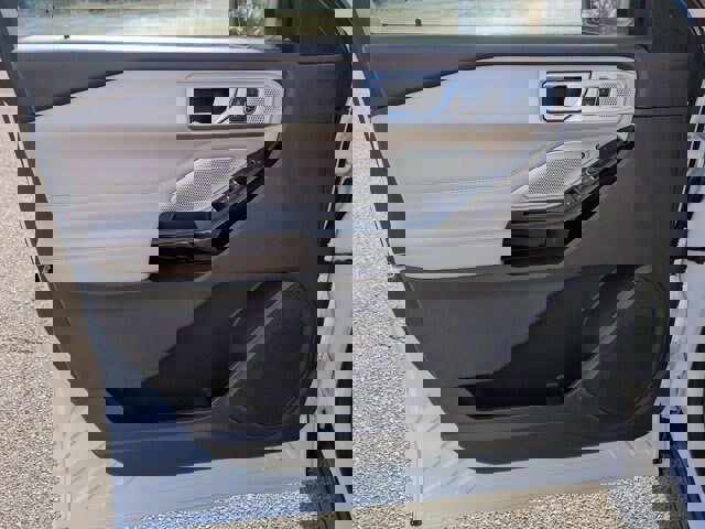 Certified 2021 Ford Explorer Platinum w/ Equipment Group 601A image 12