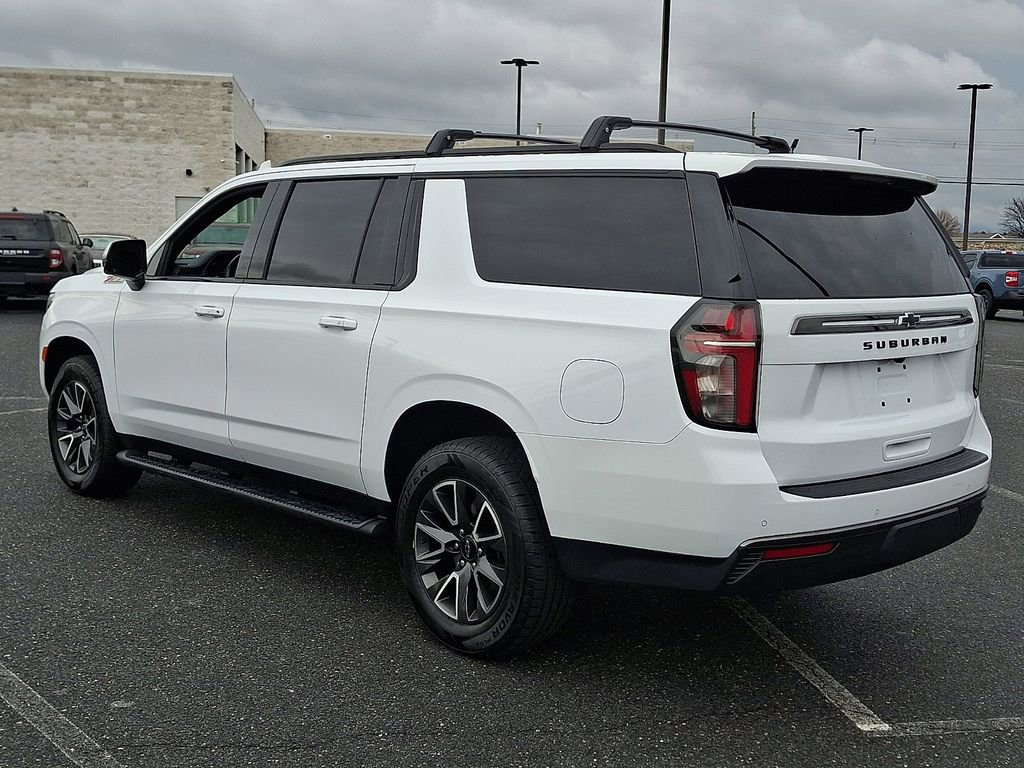 Used 2022 Chevrolet Suburban Z71 w/ Luxury Package image 2