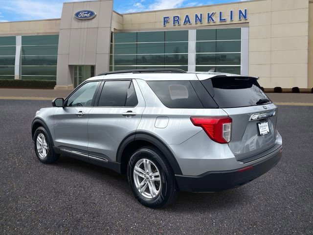 Certified 2022 Ford Explorer XLT image 3