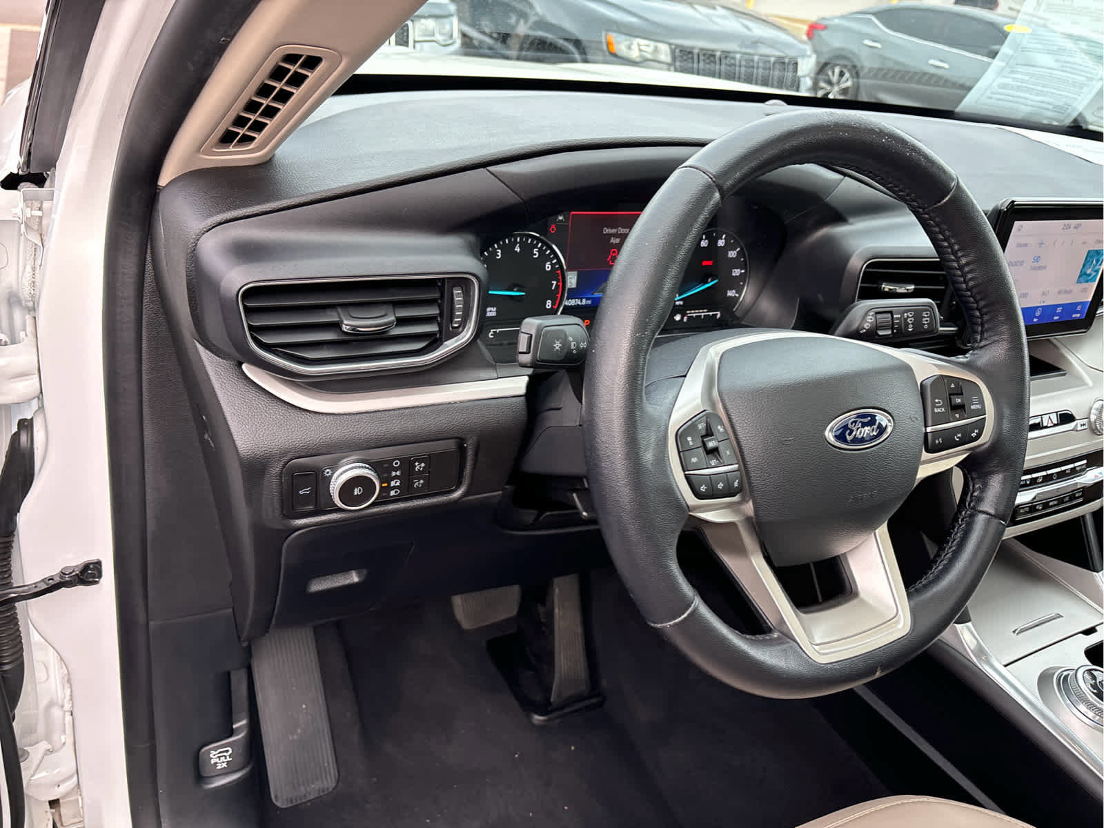 Certified 2022 Ford Explorer XLT w/ Equipment Group 202A image 16