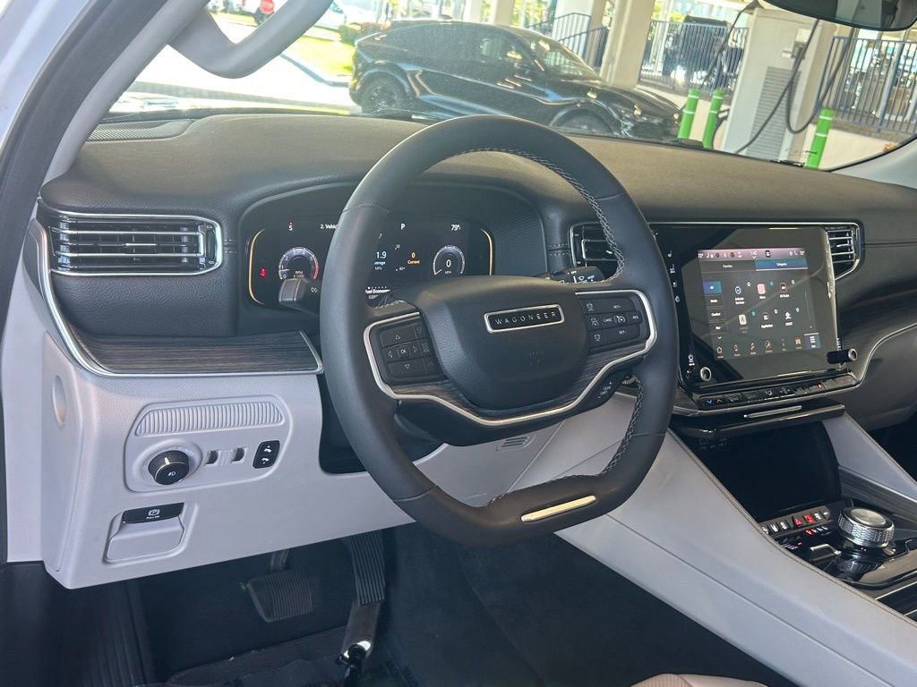 Used 2023 Jeep Wagoneer L Series II image 34