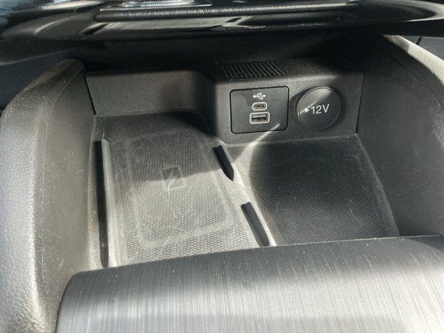 Certified 2025 Ford Escape Platinum AWD/4WD image 28