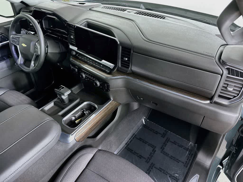 Used 2025 Chevrolet Silverado 1500 LT RWD image 32