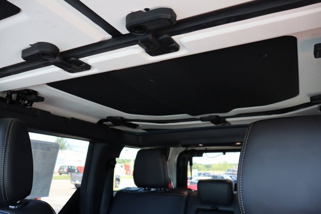 Certified 2025 Ford Bronco Badlands w/ Sasquatch Package AWD/4WD image 30