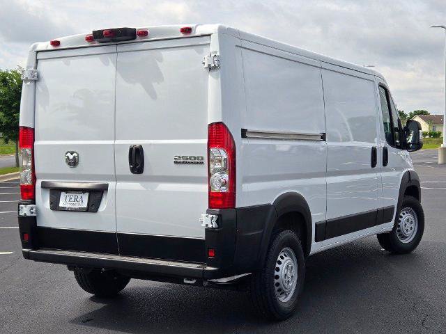 Used 2025 RAM ProMaster 2500 w/ Convenience Group FWD image 9