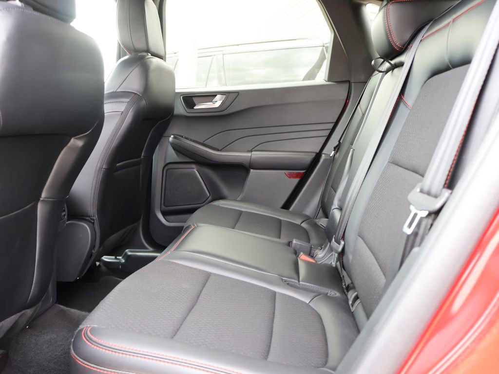 Certified 2025 Ford Escape ST-Line AWD/4WD image 18