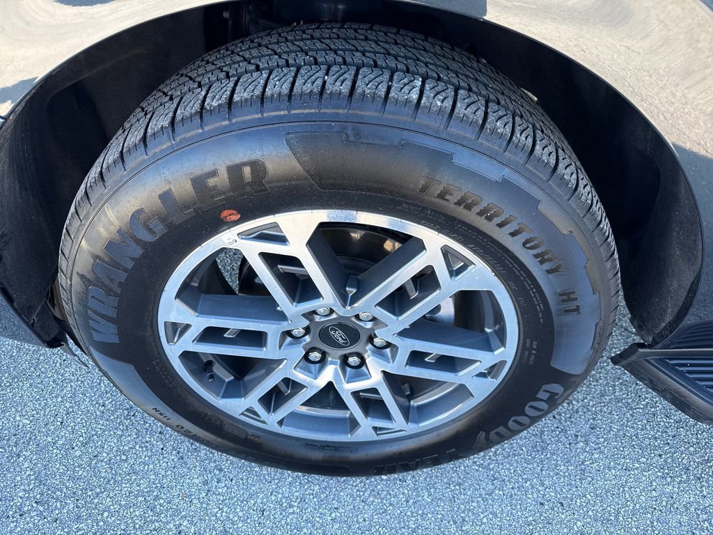 Certified 2025 Ford Expedition Active image 14