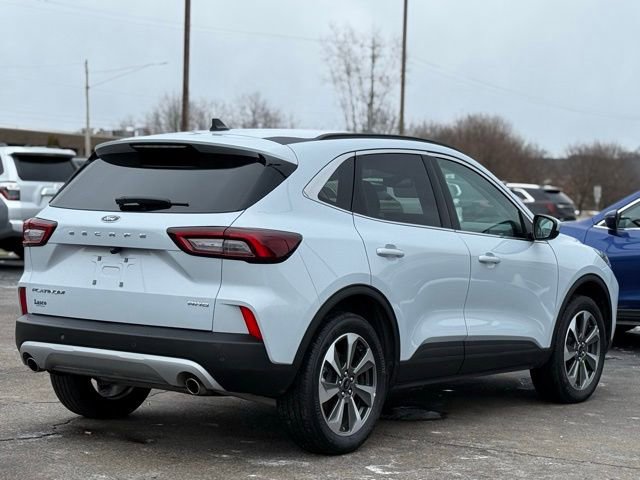 Certified 2025 Ford Escape Platinum image 39