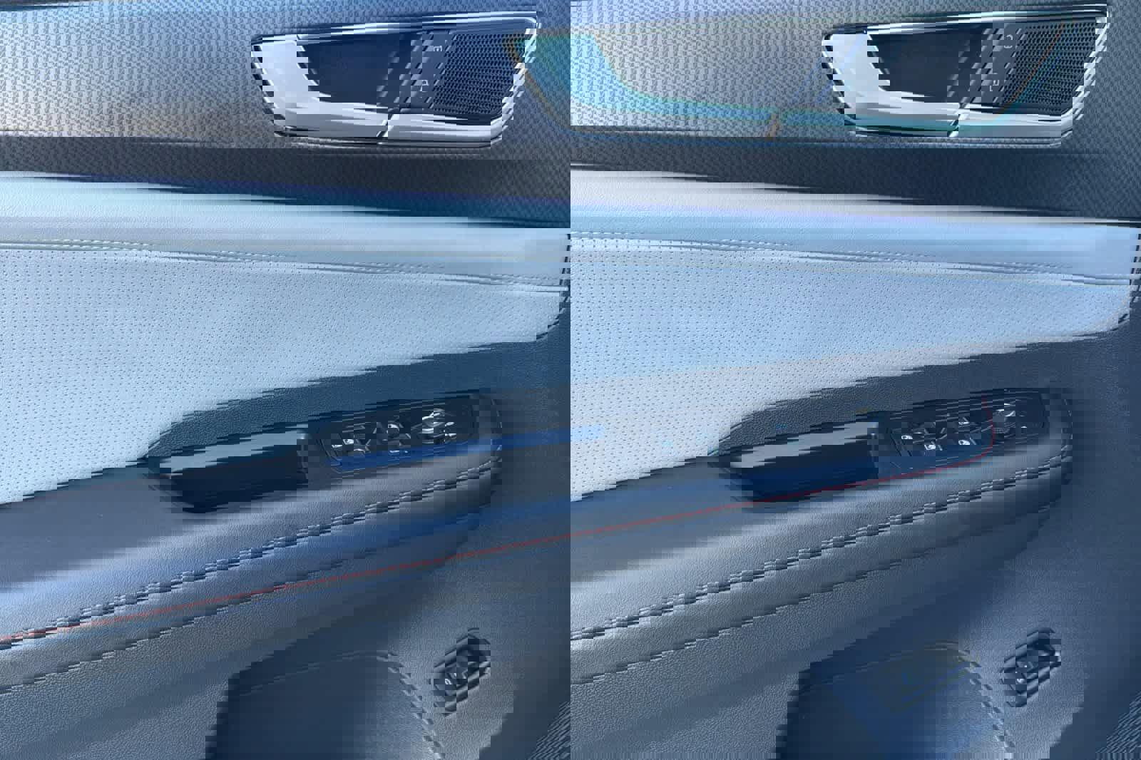 Used 2025 Volkswagen Atlas Peak Edition SE image 12