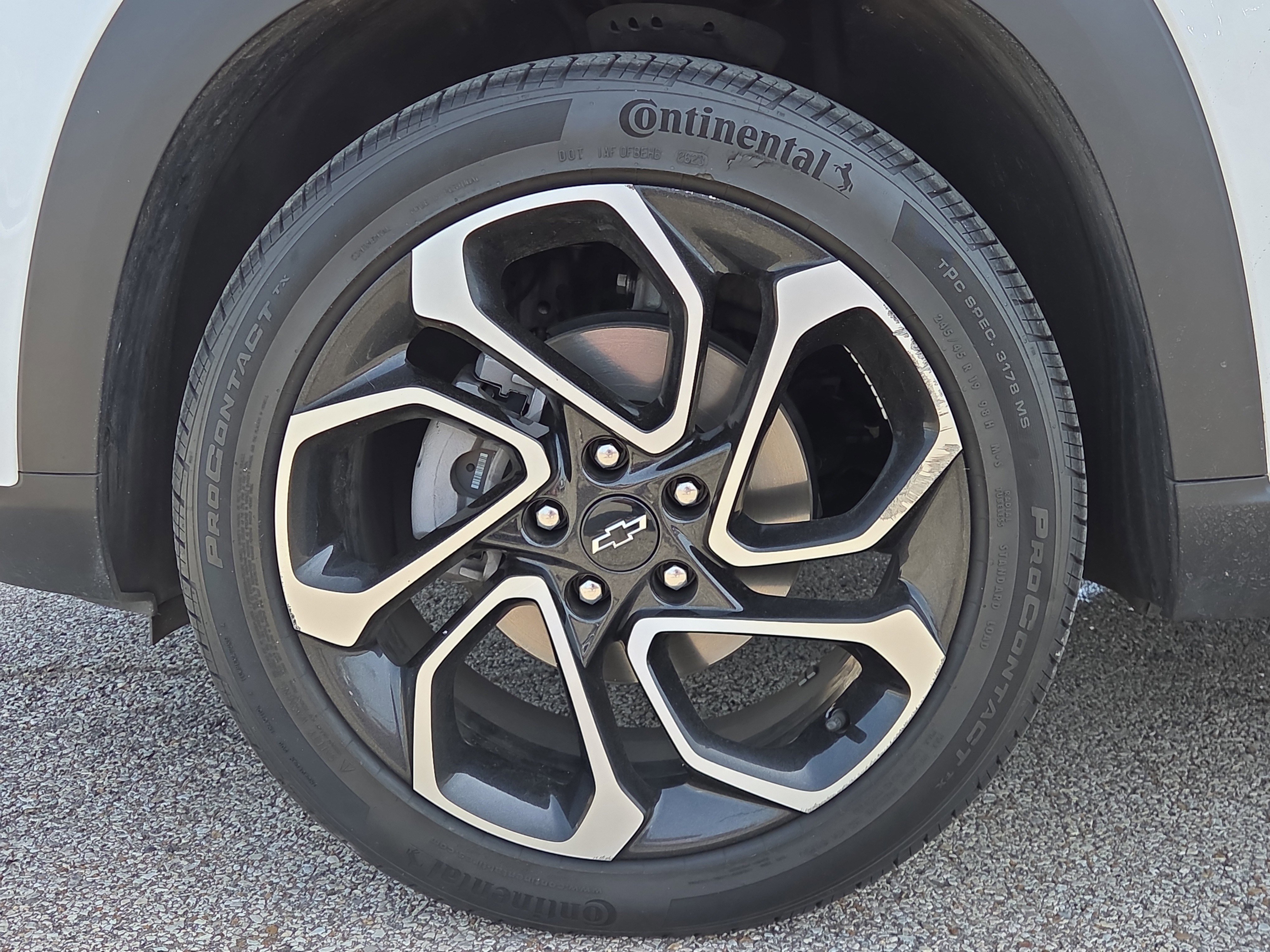 Used 2024 Chevrolet Trax RS w/ Sunroof Package FWD image 9