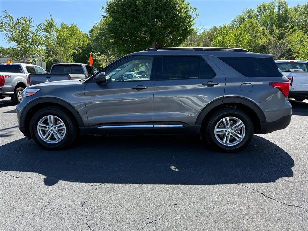 Certified 2022 Ford Explorer XLT w/ Equipment Group 202A RWD image 7