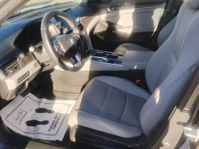 Used 2018 Honda Accord Touring image 9