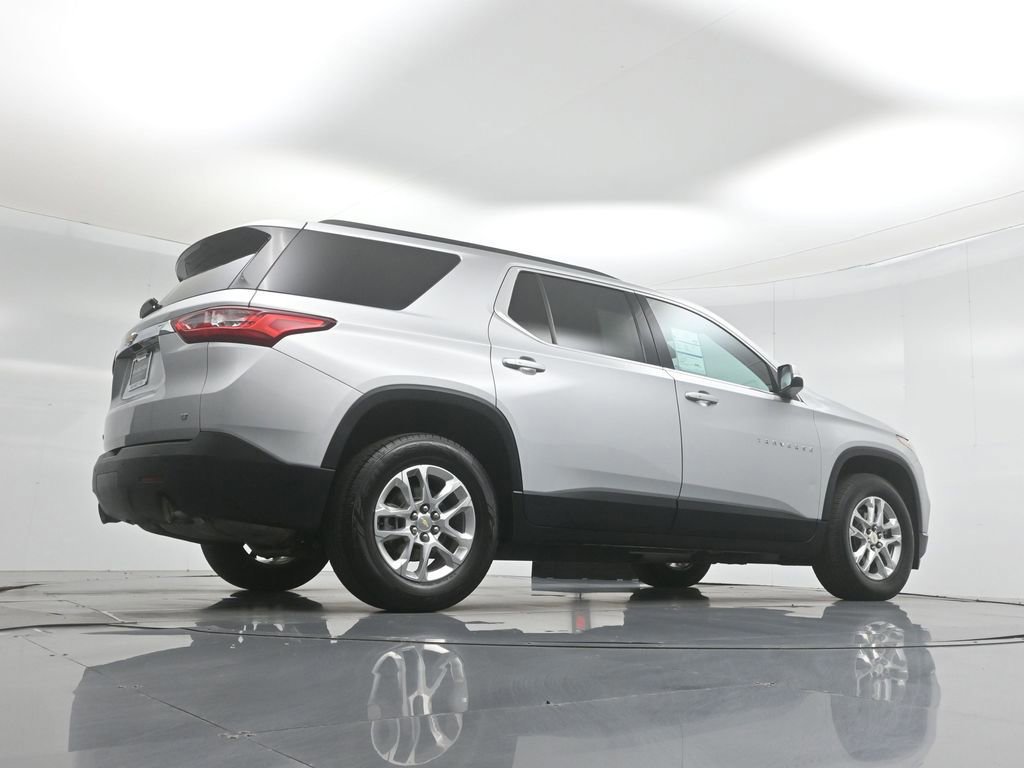 Used 2021 Chevrolet Traverse LT image 14