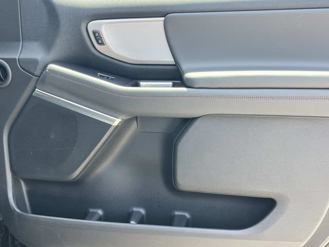 Certified 2025 Ford Expedition Active AWD/4WD image 29