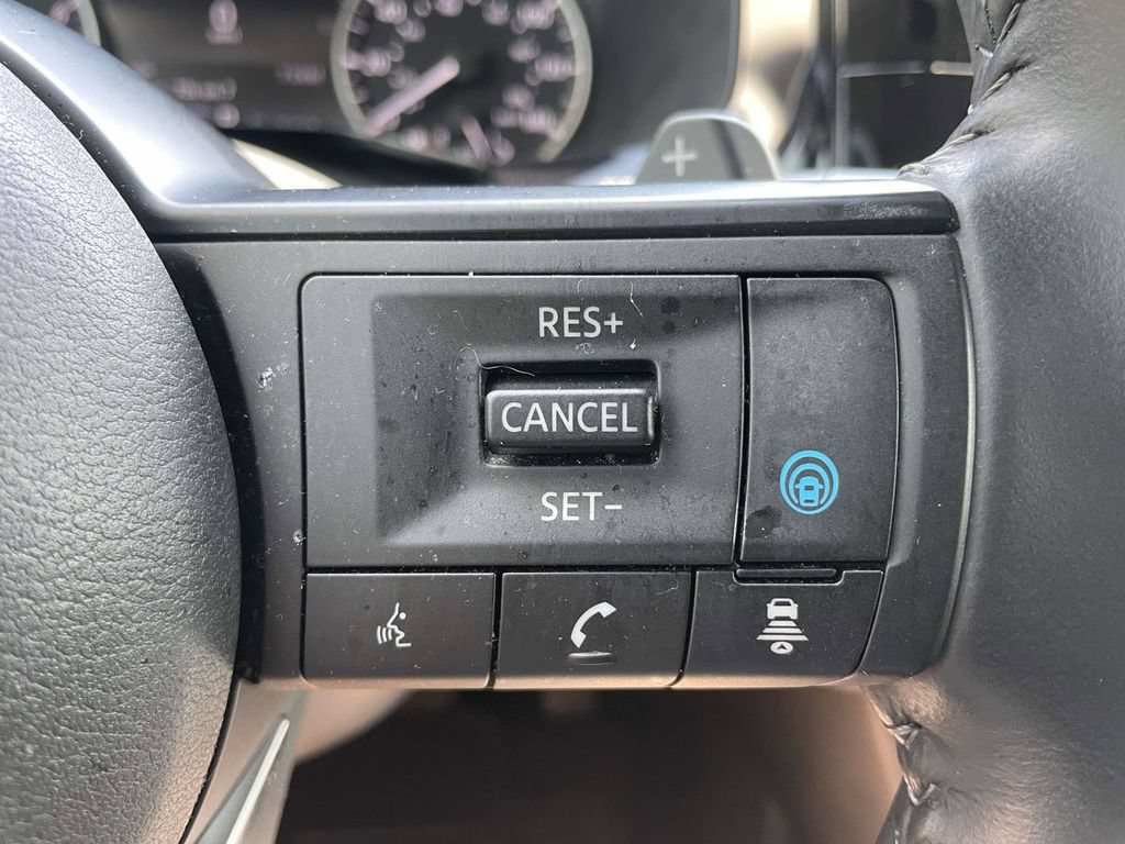 Used 2024 Nissan Pathfinder SV w/ SV Premium Package FWD image 26
