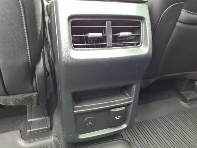 Certified 2024 Ford Edge SEL w/ Convenience Package AWD/4WD image 12