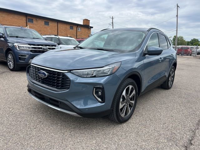 Certified 2023 Ford Escape Platinum AWD/4WD image 27