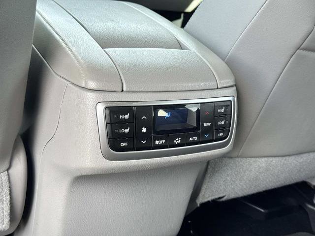 Used 2018 Toyota Highlander Limited Platinum w/ Carpet Mat Package (TMS) image 25