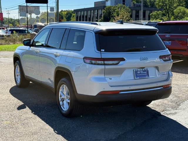 Used 2022 Jeep Grand Cherokee L Laredo w/ Luxury Tech Group I AWD/4WD image 8