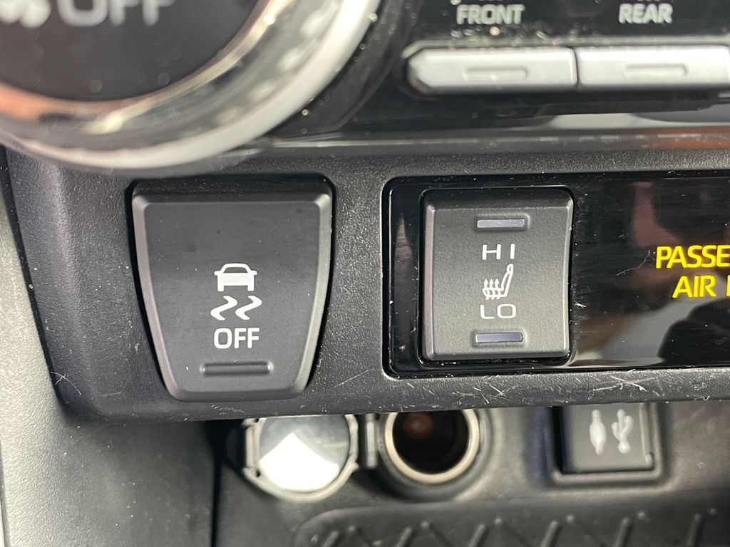 Used 2019 Toyota RAV4 XLE Premium w/ Cold Weather Package AWD/4WD image 44