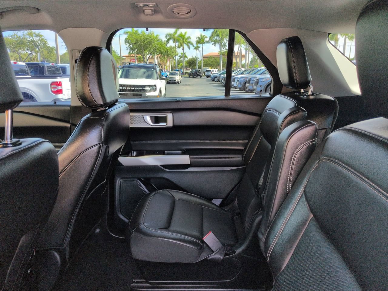 Certified 2024 Ford Explorer Limited w/ Equipment Group 301A AWD/4WD image 14