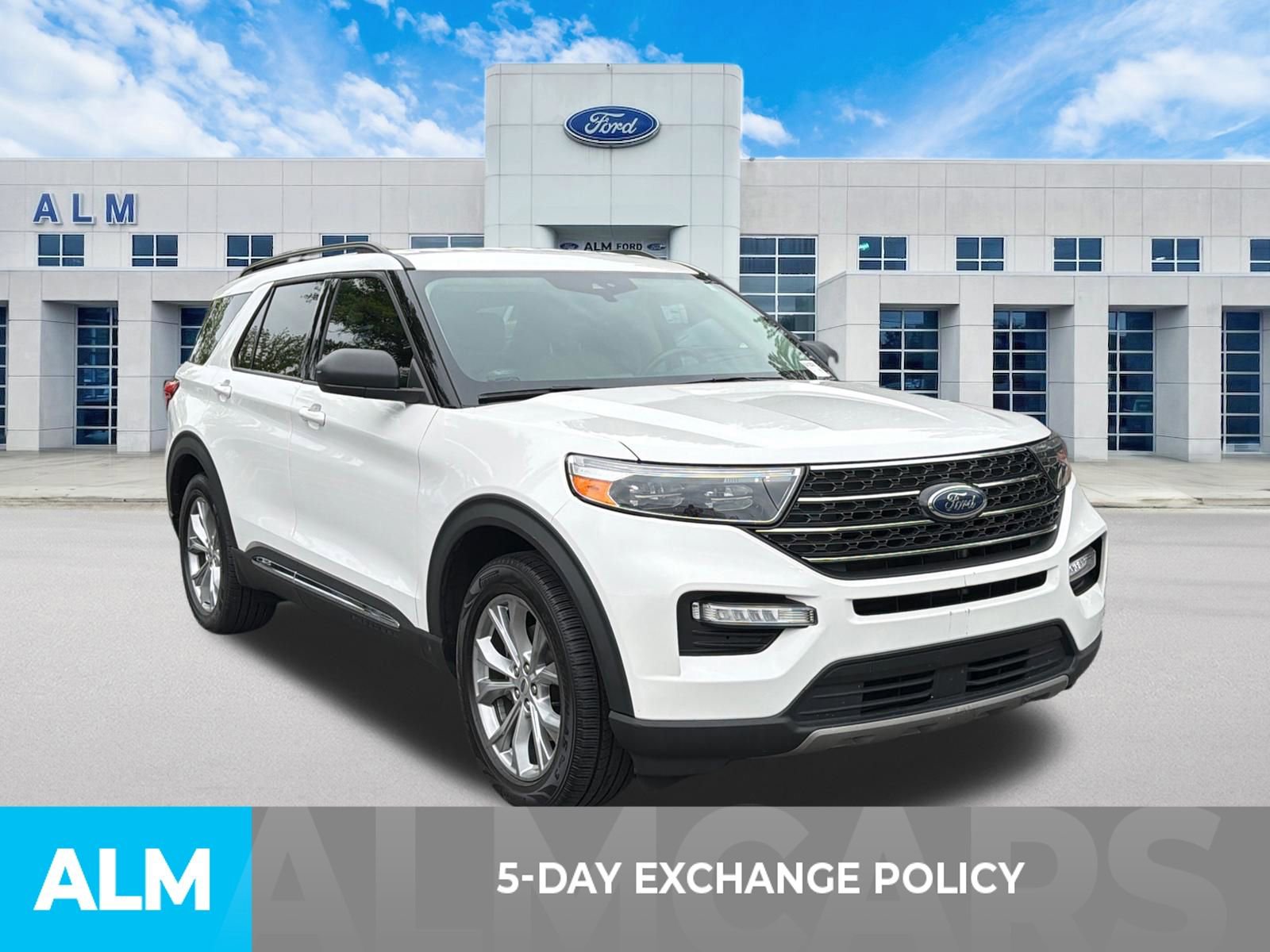 Certified 2022 Ford Explorer XLT w/ Equipment Group 202A RWD image 3