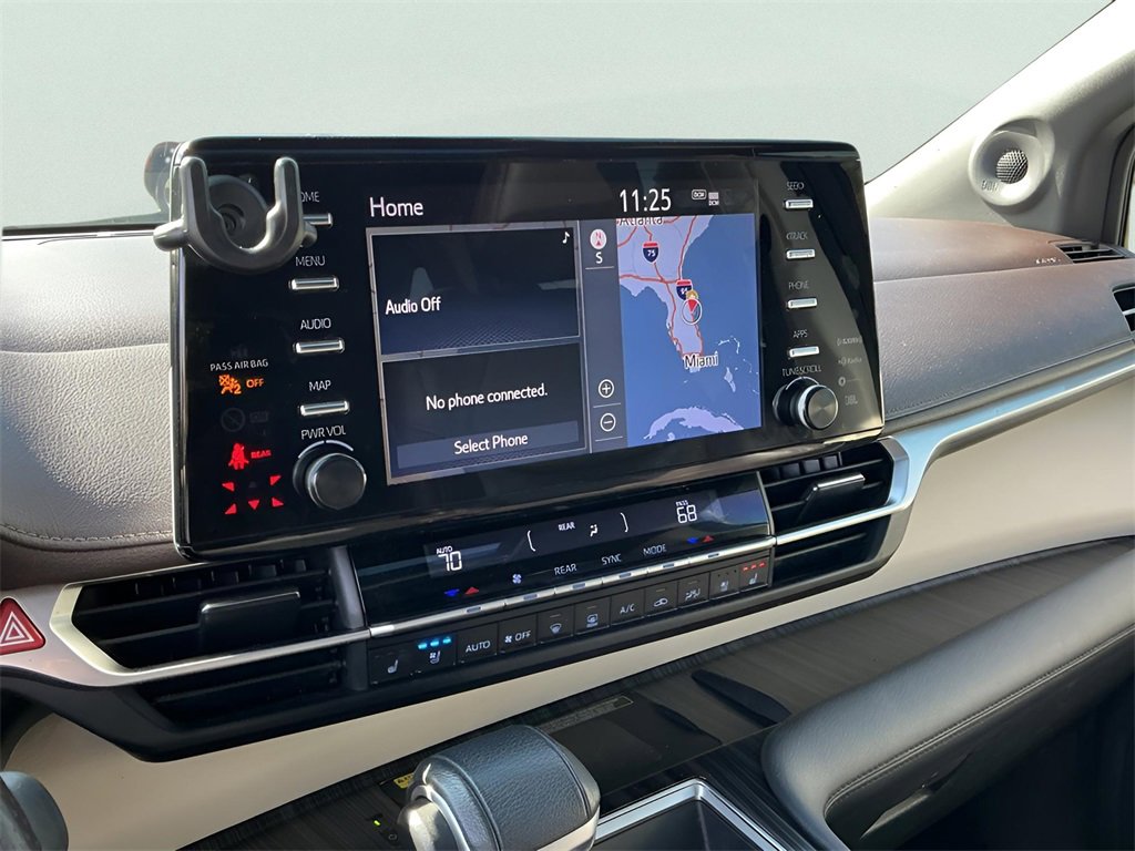 Used 2021 Toyota Sienna Platinum image 36