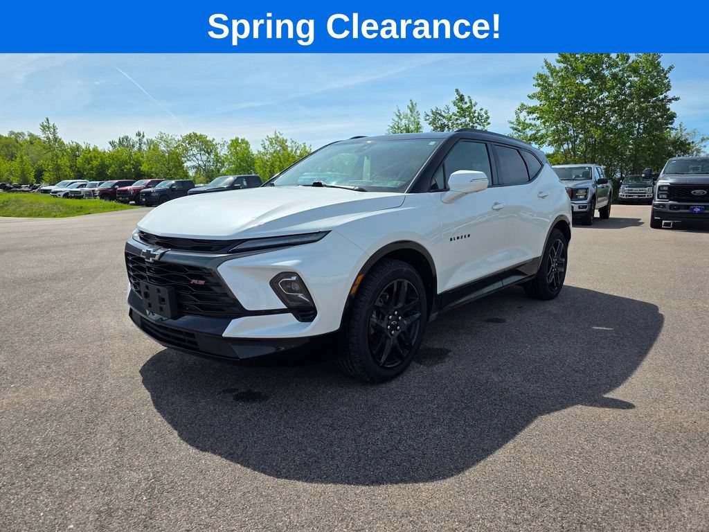 Used 2024 Chevrolet Blazer RS w/ Driver Confidence II Package AWD/4WD image 3