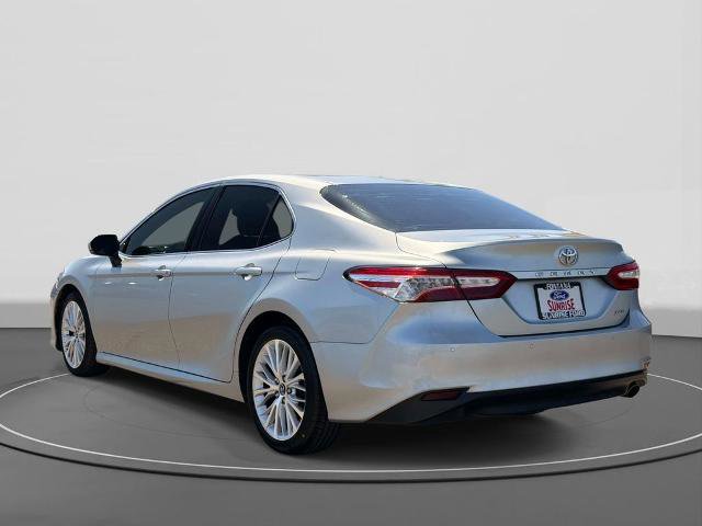 Used 2018 Toyota Camry XLE FWD image 2
