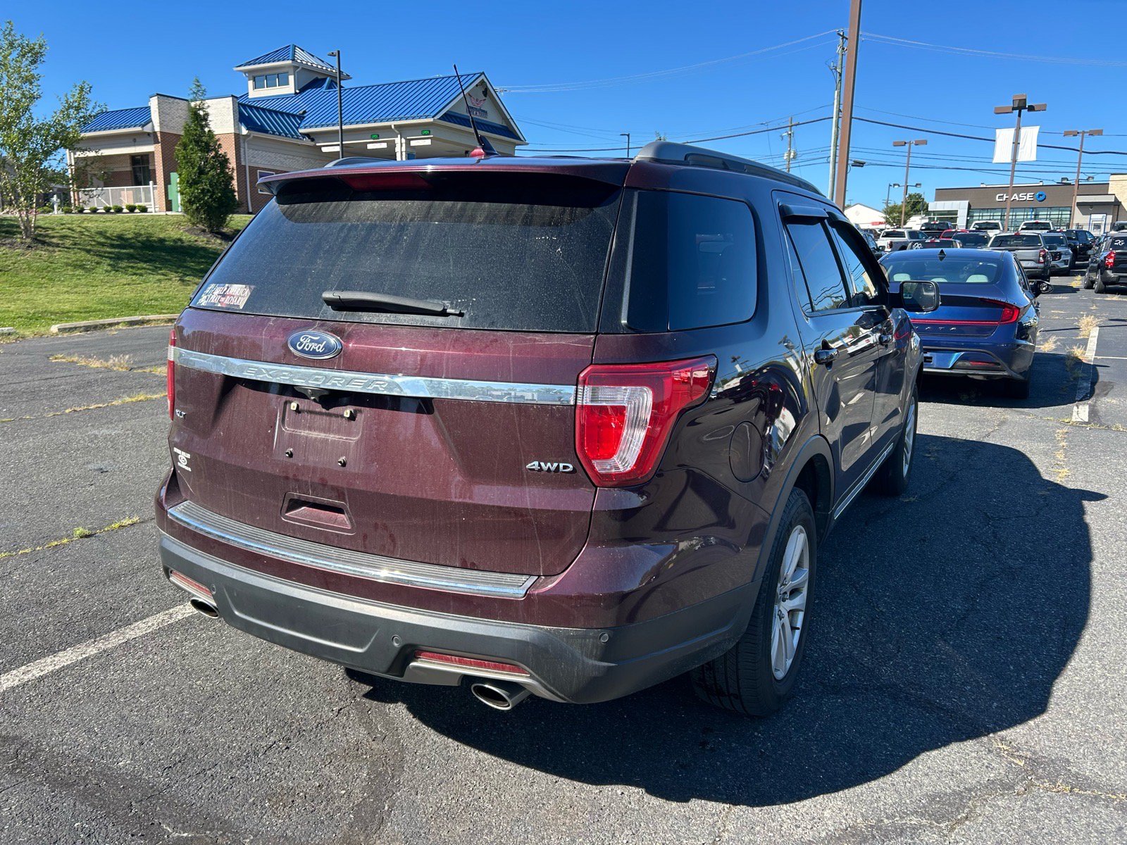 Certified 2018 Ford Explorer XLT w/ Equipment Group 201A AWD/4WD image 5