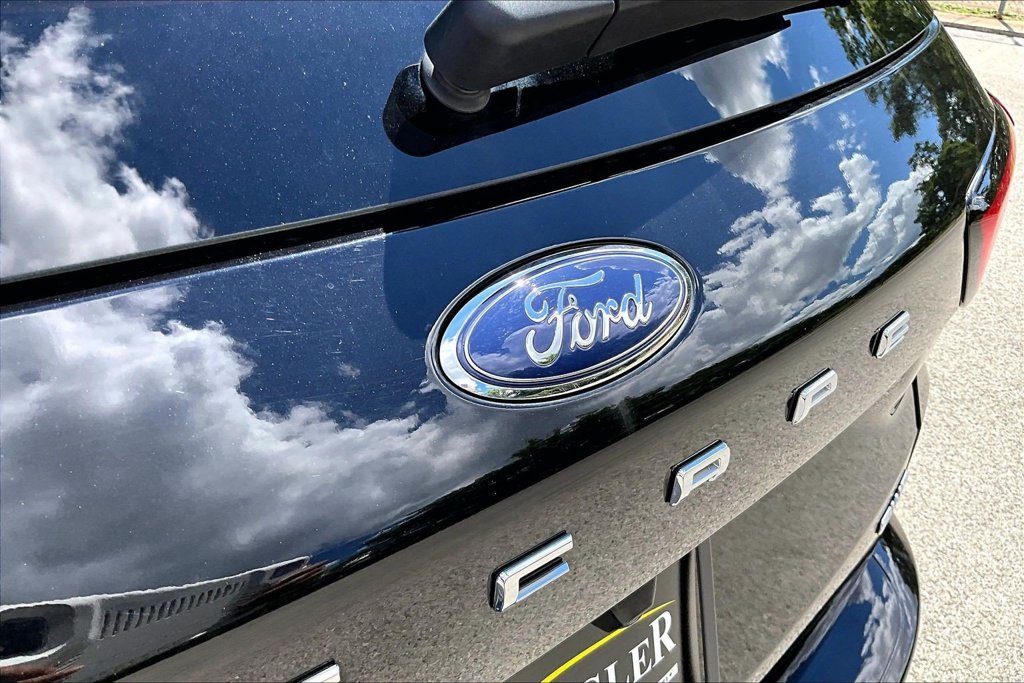 Certified 2024 Ford Escape ST-Line w/ Tech Pack #1 AWD/4WD image 31