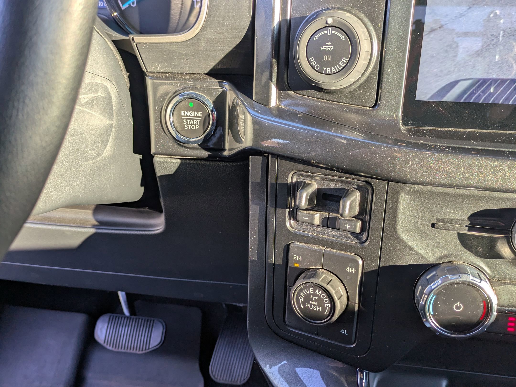 Certified 2022 Ford F150 XLT w/ Equipment Group 302A High image 28