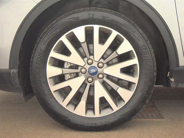 Certified 2022 Ford Escape Titanium w/ Class II Trailer Tow Package image 23