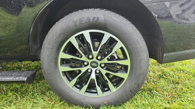 Certified 2025 Ford Expedition Platinum AWD/4WD image 9