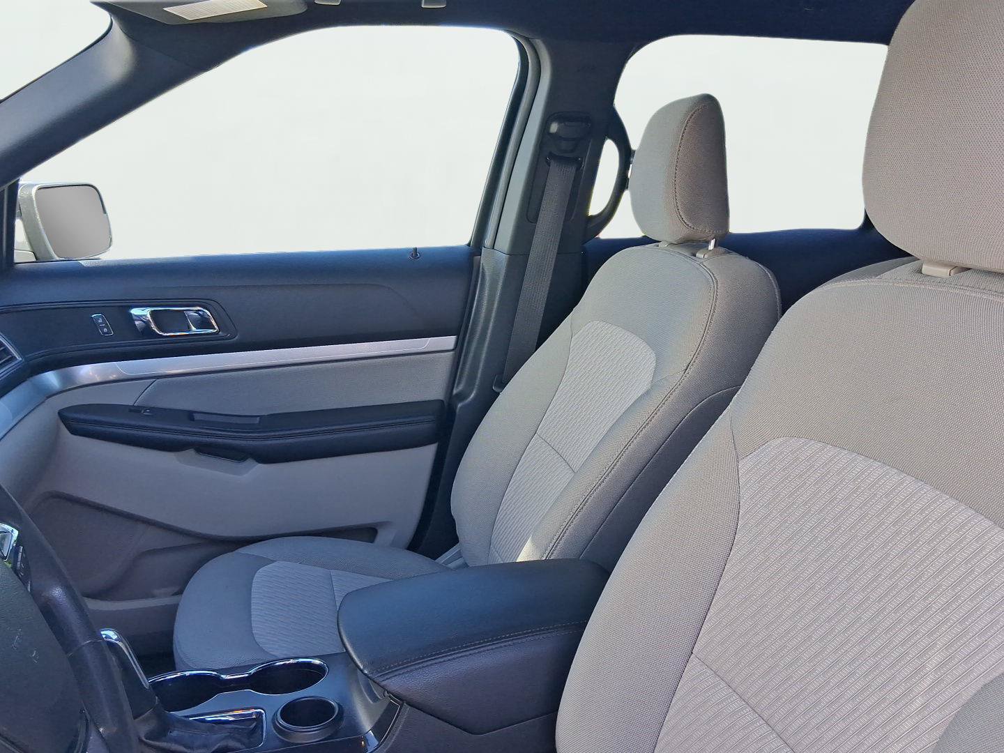 Certified 2019 Ford Explorer FWD image 11