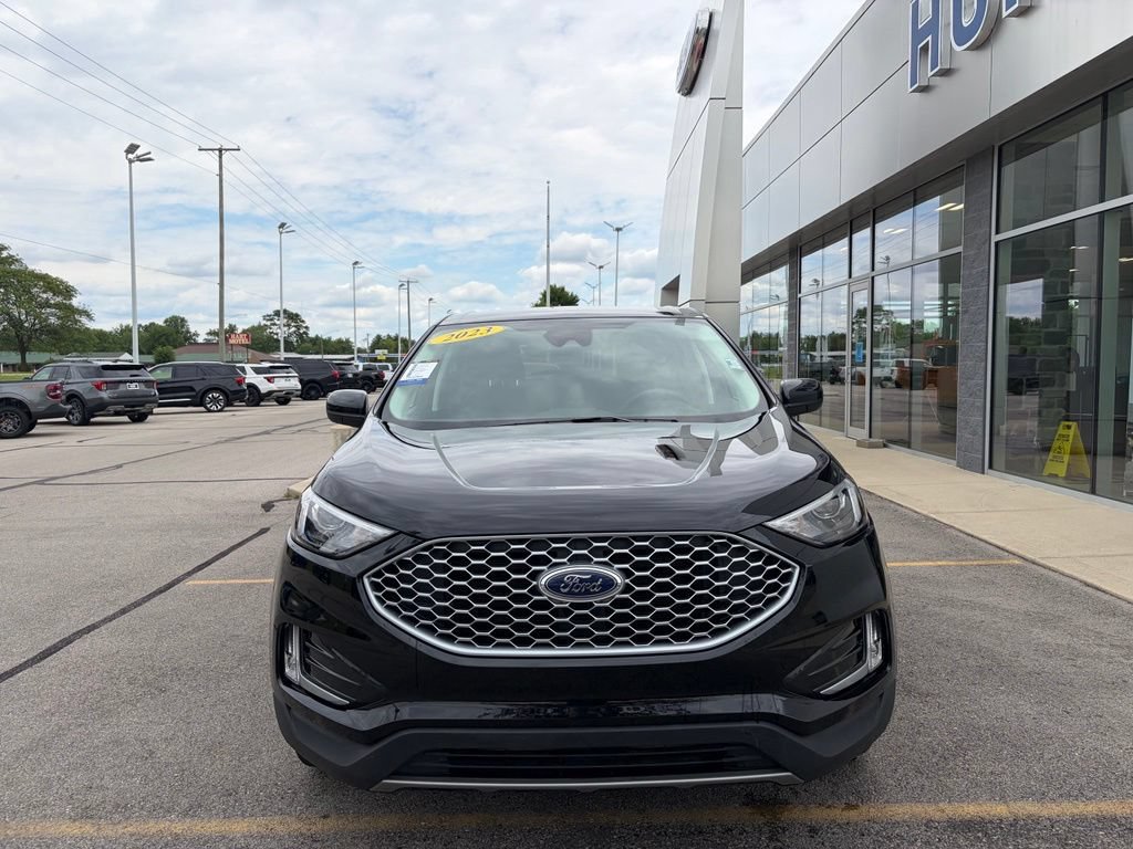 Certified 2023 Ford Edge SEL w/ Convenience Package AWD/4WD image 3