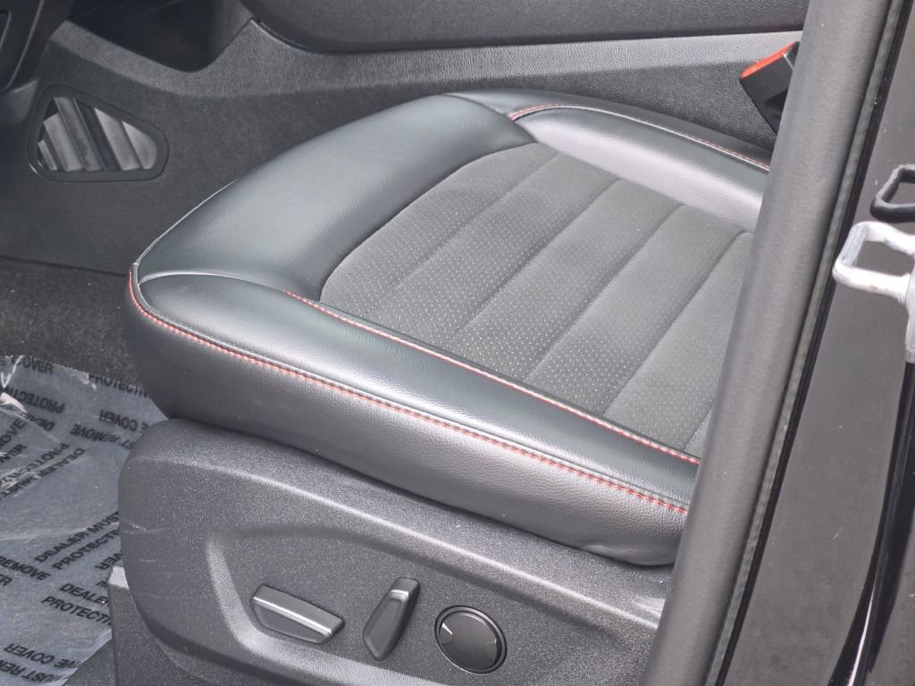 Certified 2024 Ford Edge ST-Line w/ Class II Trailer Tow Package image 24