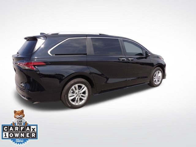 Used 2026 Toyota Sienna Limited FWD image 15