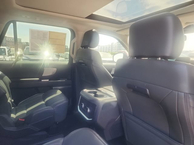 Certified 2025 Ford Expedition Active AWD/4WD image 29