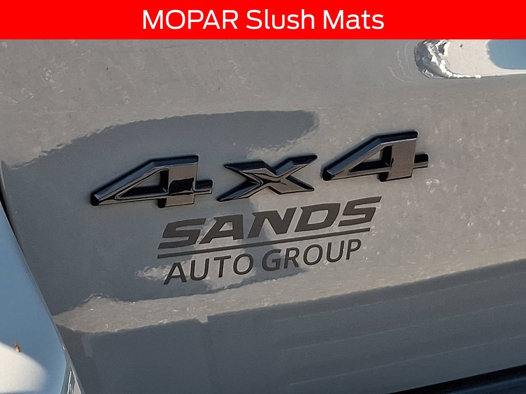 Used 2021 Jeep Grand Cherokee Laredo X AWD/4WD image 29