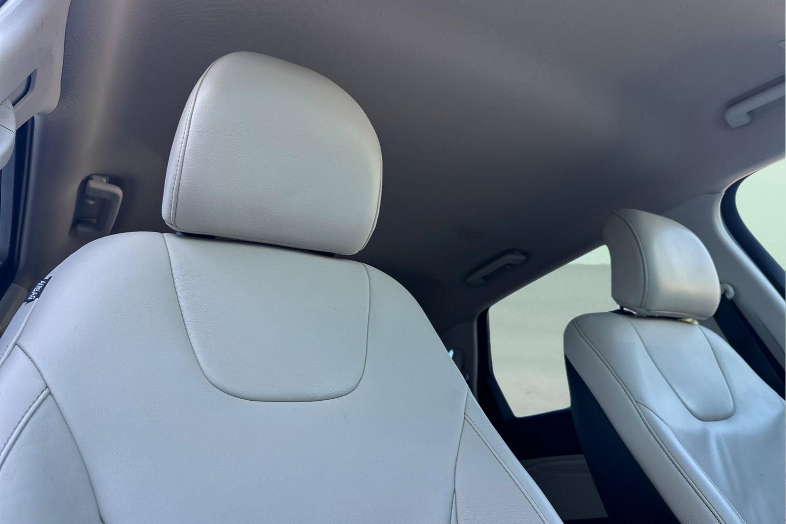 Certified 2019 Ford Edge Titanium w/ Cold Weather Package image 20