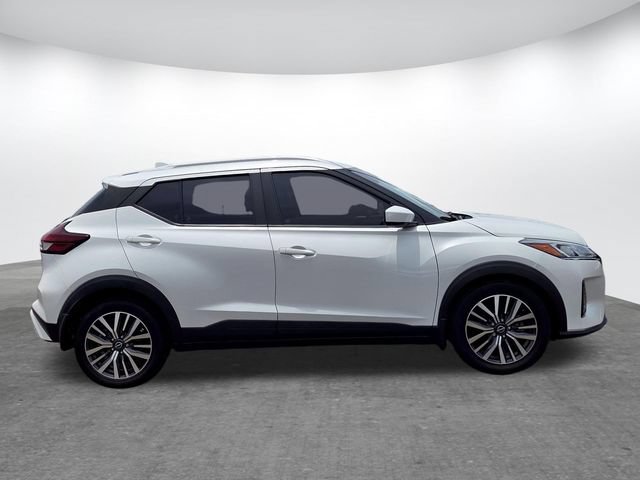 Used 2022 Nissan Kicks SV FWD video 3