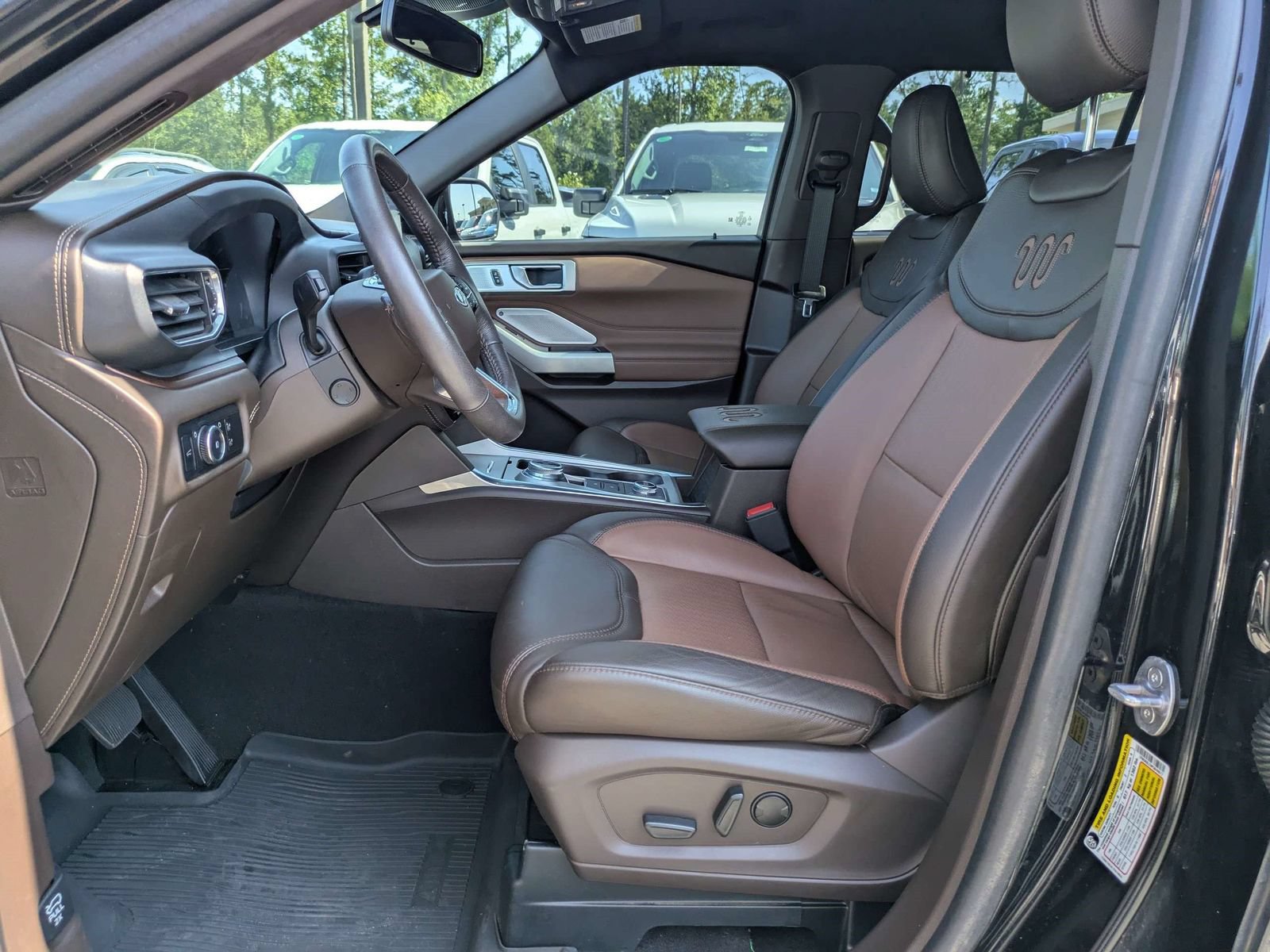 Certified 2023 Ford Explorer King Ranch w/ Technology Package AWD/4WD image 11