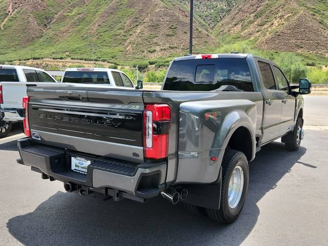 Certified 2025 Ford F350 Platinum AWD/4WD image 3