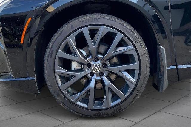 Used 2025 Toyota Crown Signia w/ Advanced Technology Package image 13