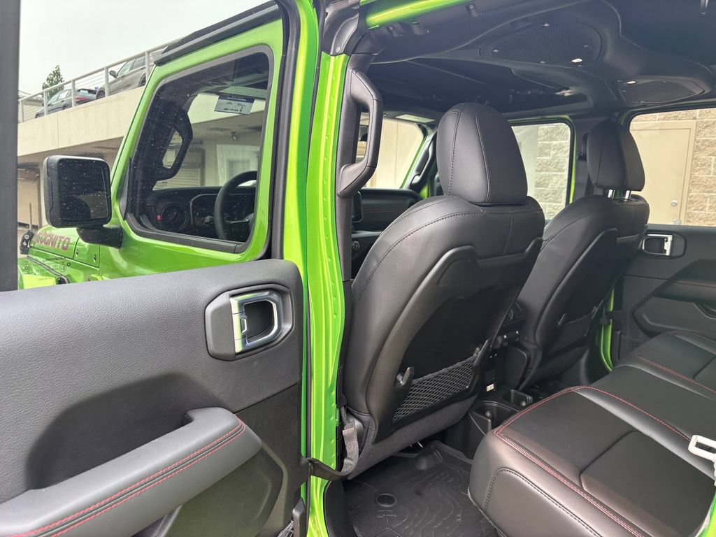 Used 2025 Jeep Gladiator Rubicon AWD/4WD image 25